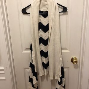 Open sleeveless cardigan